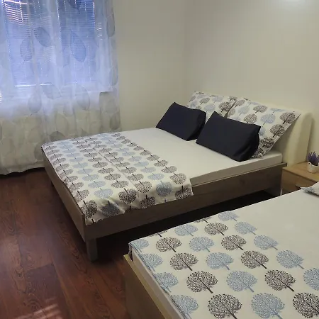 Roses Apartment Bihac